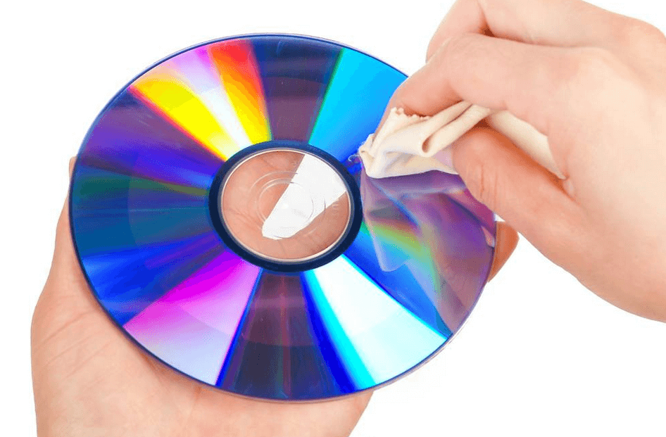 Cleaning disc with a piece of cloth
